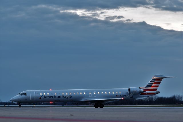 Canadair Regional Jet CRJ-900 (N566NN)