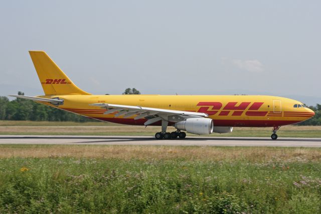 Airbus A300F4-200 (EI-OZE) - "DHL" livery