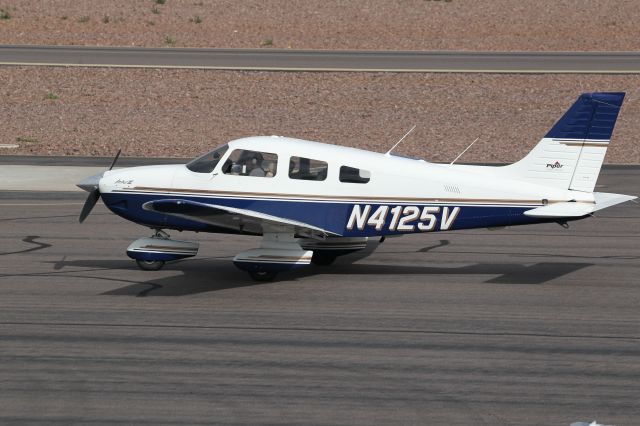 Piper Cherokee (N4125V)