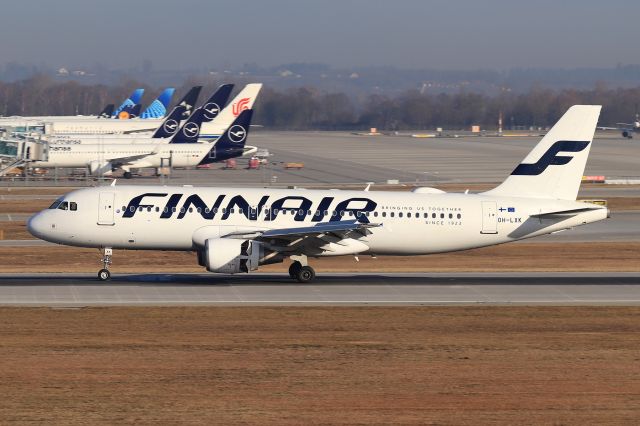 Airbus A320 (OH-LXK)