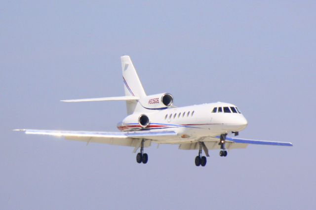 Dassault Falcon 50 (N925GS) - Jet Speed Flight 925 (N925GS) on approach to Runway 14 at Sarasota-Bradenton International Airport following a flight from Baltimore-Washington International Airport