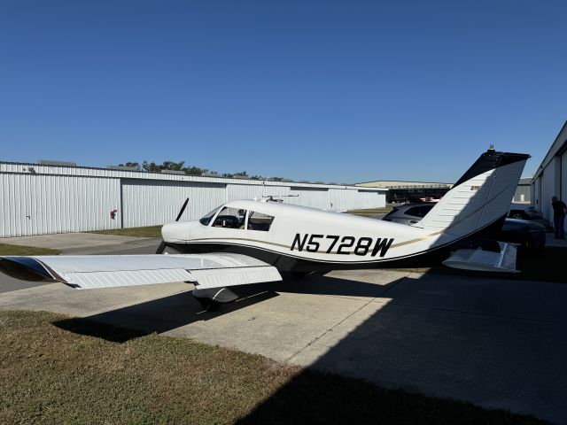 Piper Cherokee (N5728W)