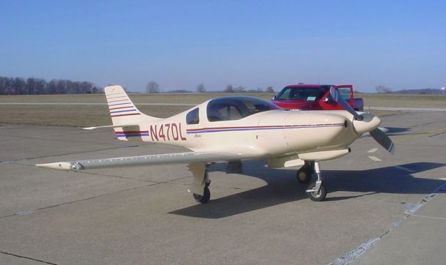 Piper Malibu Mirage (N47DL) - Parked on ramp at KHNB