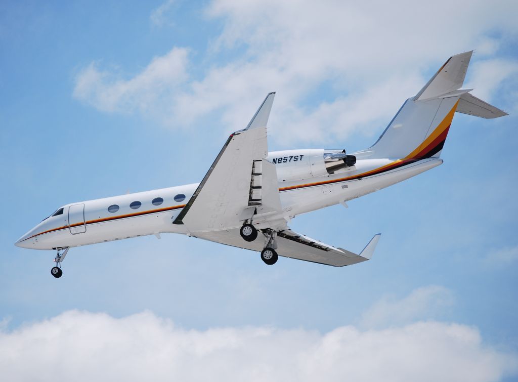 Gulfstream Aerospace Gulfstream IV (N857ST) - SEMINOLE TRIBE OF FLORIDA / Final for runway 2 at KJQF - 7/2/10