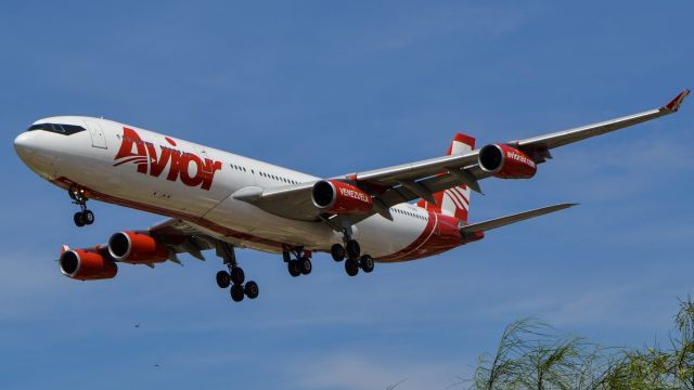 Airbus A340-300 (YV-3292)