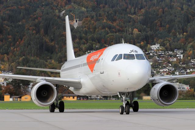 Airbus A320 (G-EJCR)