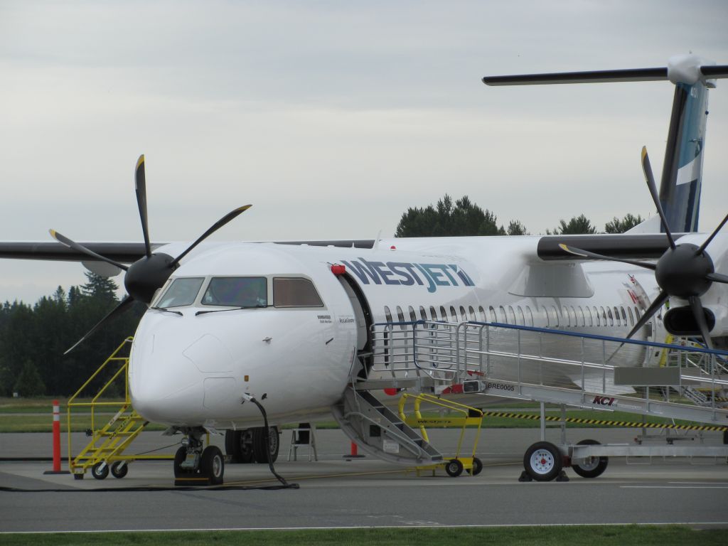 de Havilland Dash 8-100 (C-FOEN)