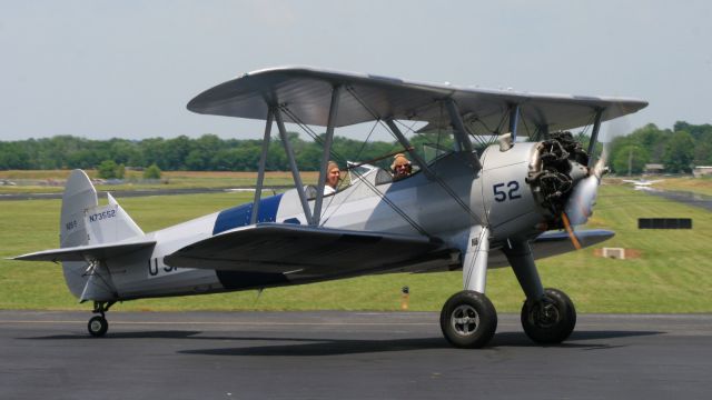 N73552 — - All smiles as they taxi to the ramp after a flight