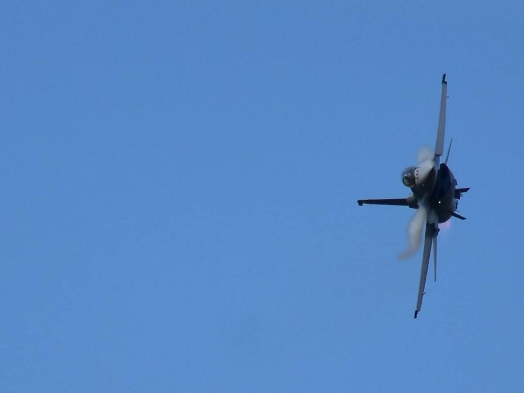 Lockheed F-16 Fighting Falcon —