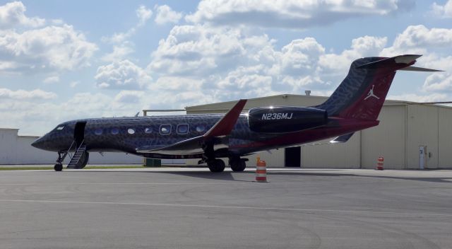 Gulfstream Aerospace Gulfstream G650 (N236MJ) - Michael Jordan flies 2024 Gulfstream G650ER for the first time to Talladega, Alabama.His inaugural landing was filmed exclusively by Aviate Alabama.