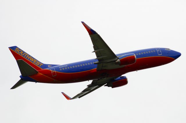 BOEING 737-300 (N397SW) - SWs old "classic" leaving for the short flight down to Raleigh.