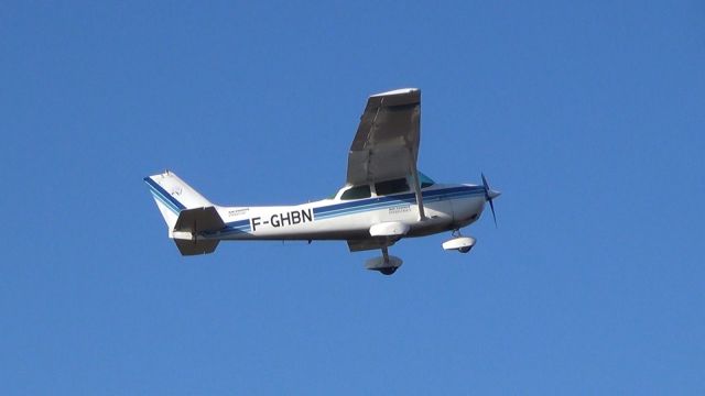 Cessna Skyhawk (F-GHBN) - Owner: AC Brocard