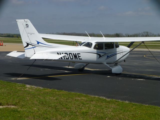 Cessna Skyhawk (N190ME)