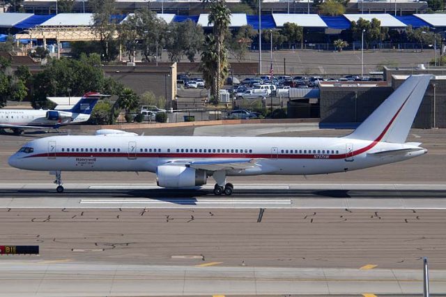 Boeing 757-200 (N757HW) - Honeywell engine testbed