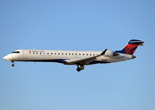 Canadair Regional Jet CRJ-700 (N613SK)