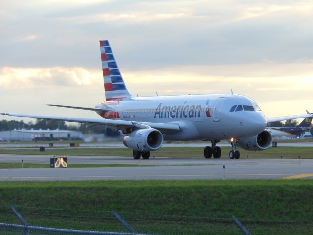 Airbus A319 (N840AW)