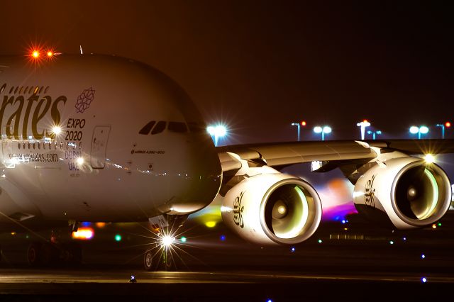 Airbus A380-800 (A6-EOV) - giant in the night, first picture here 2016-03-20, 500 meters away, no flash!!