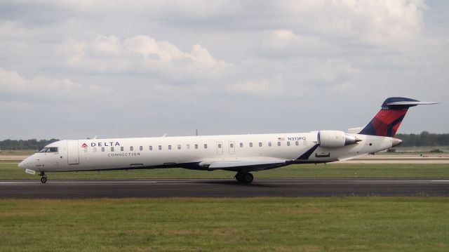 Canadair Regional Jet CRJ-900 (N313PQ)