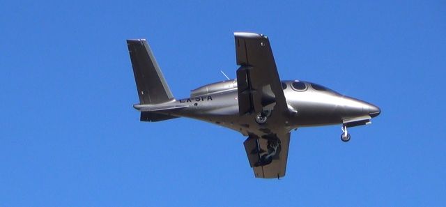 Cirrus Vision SF50 (LX-SFA)