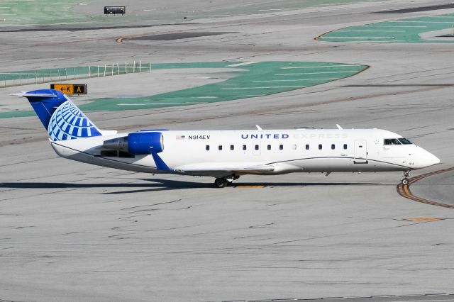 Canadair Regional Jet CRJ-200 (N914EV)