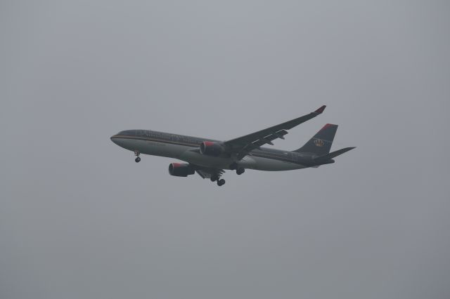 Airbus A330-200 (JY-AIG) - first A330 of Royal Jordanian Airlines @ Zürich!