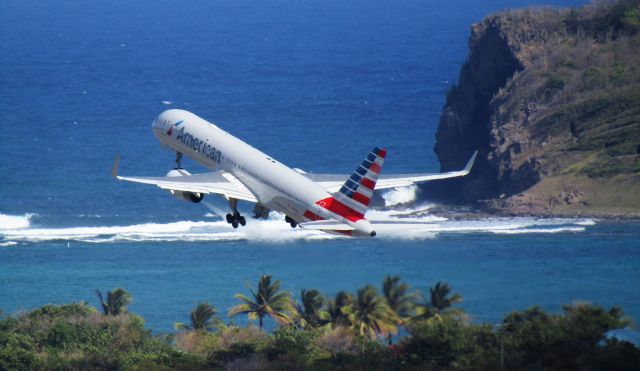 Boeing 757-200 (N178AA)