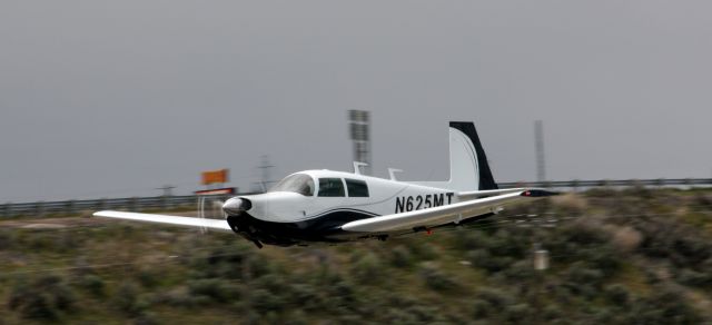 Mooney M-20 (N625MT)