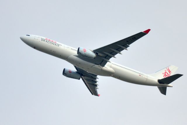 Airbus A330-300 —