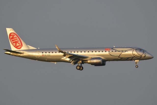 Embraer ERJ-190 (OE-IXG)