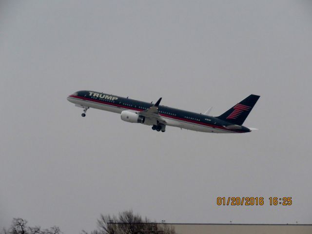 Boeing 757-200 (N757AF)