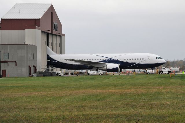 BOEING 767-200 (P4-CLA)