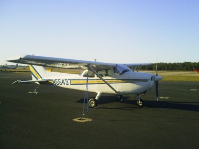 Cessna Skyhawk (N55437)