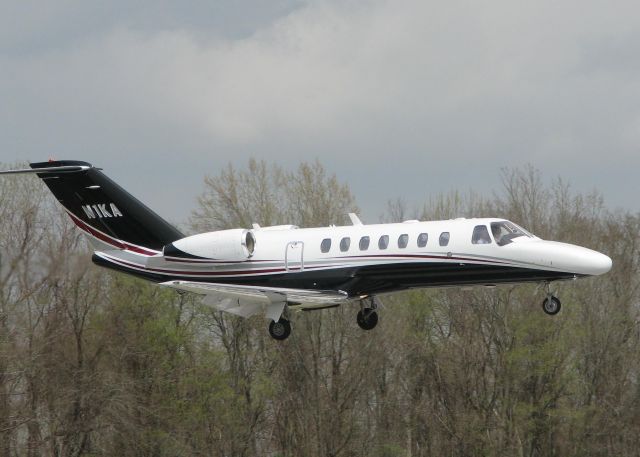 Cessna Citation CJ3 (N1KA) - Landing on runway 14 at the Shreveport Downtown airport.