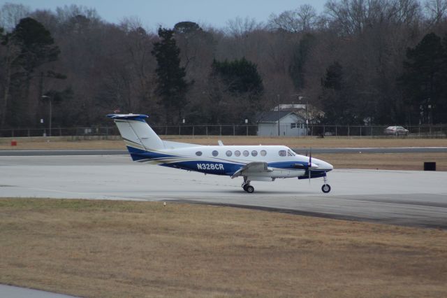 Beechcraft Super King Air 200 (N328CR)