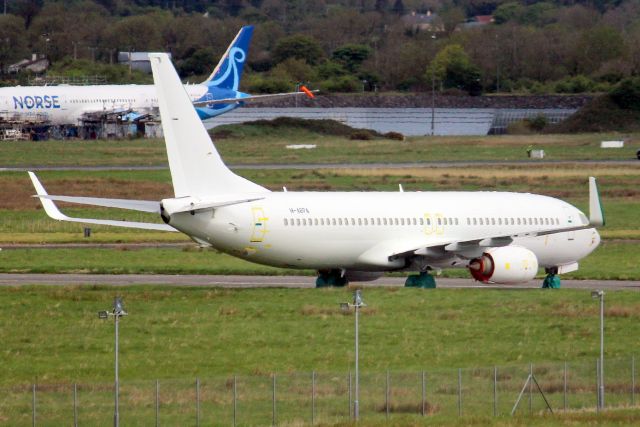 Boeing 737-800 (M-ABPA) - Seen here on 3-May-22 having been in storage as such since 16-Dec-21.