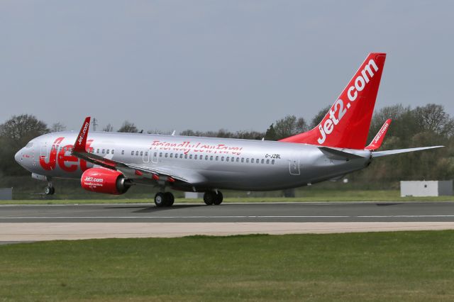 Boeing 737-800 (G-JZBL) - A long take off roll for EXS909 to Fuerteventura being flown by the recently delivered G-JZBL