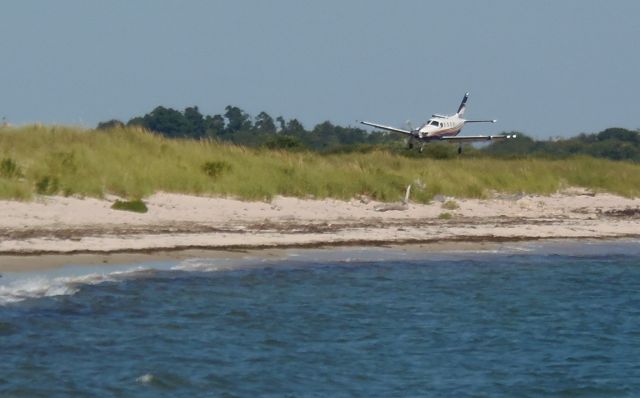 — — - short field landing RW 30 @ 0B8 behind the dune