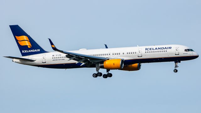 Boeing 757-200 (TF-FIS)