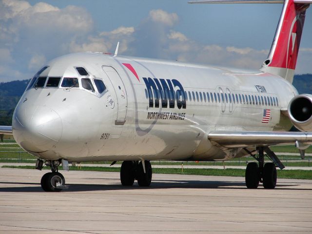 McDonnell Douglas DC-9-40 (N751NW)