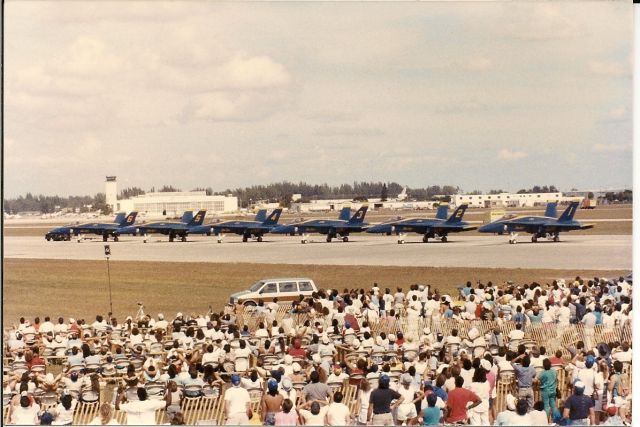 — — - Opalocka Airport Last Air show 1988