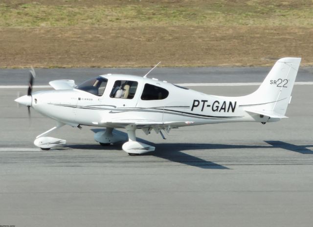 Cirrus SR-22 (PT-GAN)