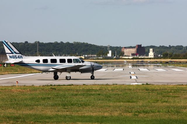 Piper Navajo (N654H)