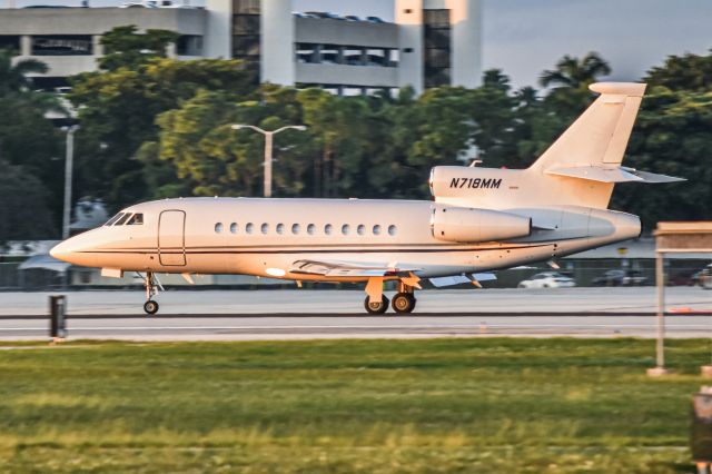 Dassault Falcon 900 (N718MM)