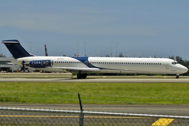 McDonnell Douglas MD-83 (N836RA)