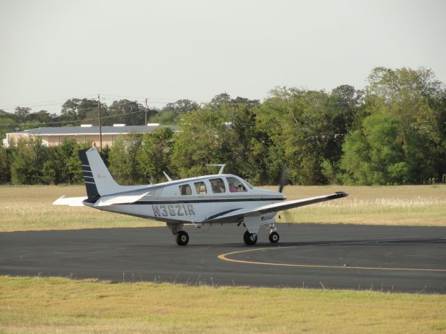 Beechcraft Bonanza (36) (N3621R)