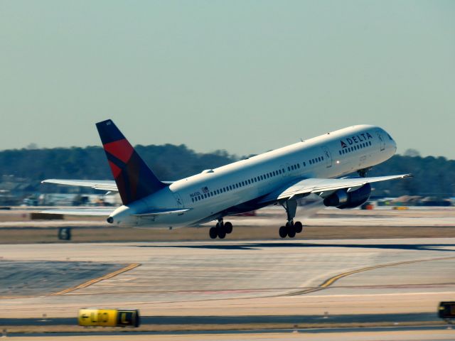 Boeing 757-200 (N645DL)