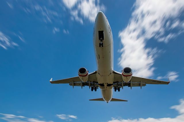 Boeing 737-800 (VH-VUL) - Wide angle shot as VUL approached.