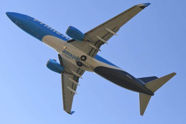 Boeing 737-800 (N5147A) - Taking off from 11 L and heading to Baltimore/Washington Intl (KBWI) on 10-31-2020