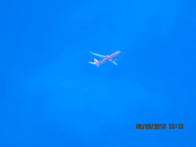 Boeing 737-800 (N8632A)