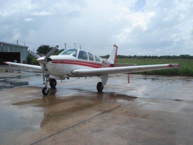 Beechcraft Bonanza (33) (N17852)